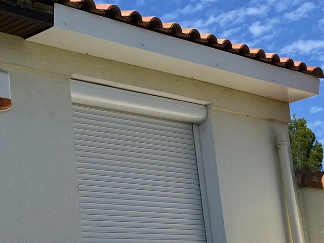 Installation des habillages de toiture Vauvert